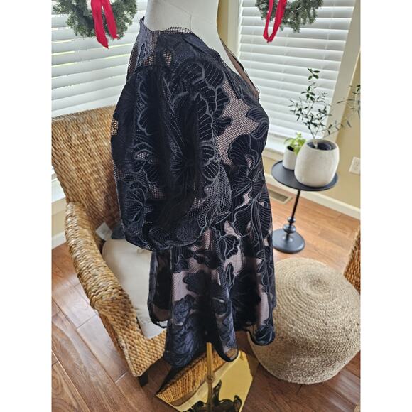 Revolve X Elliatt Zara Flower Applique Mini Dress Women's M Lined Cocktail Party - Picture 5 of 11